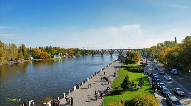 Апартаменты Лето С Ванной Джакузи Dnipro Eksteriør billede